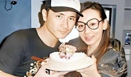 香港知名女星洗脱撒谎嫌疑当单亲妈妈多年经常熬夜直播赚钱