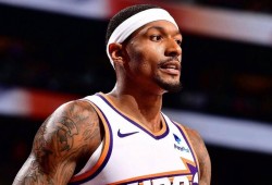 一季拉胯人设崩塌伤病缠身的五大球星恐难再求得一份薪水NBA最残酷的现实让昔日巨星陷入绝境